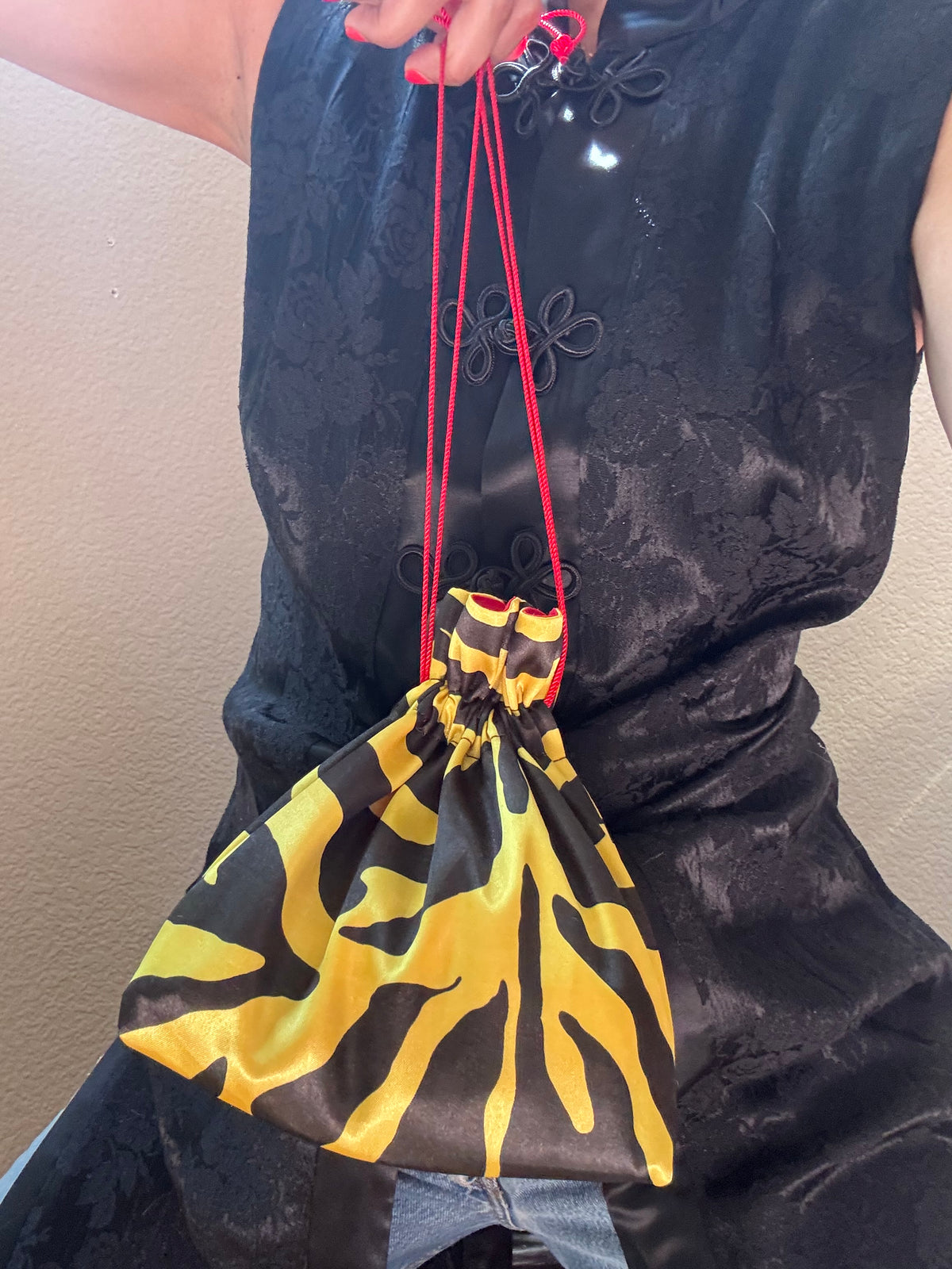 the tiger pouch / 12